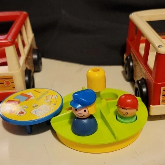 Vintage Fisher-Price bus - Picture 1 of 5